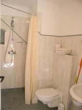 FeWo 4 Dusche