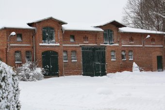 Pferdestall im Schnee